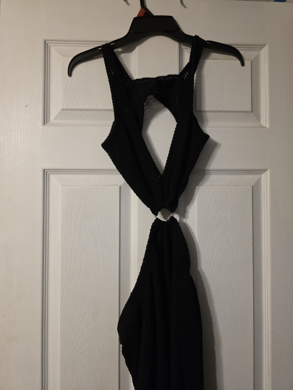 SHEIN Black Sleeveless Crewneck Cutout Top